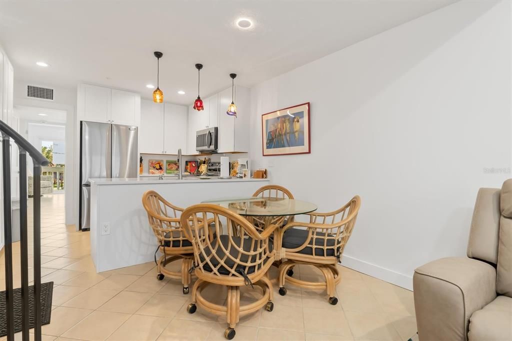В аренду: $6,900 (2 спален, 2 ванн, 946 Квадратных фут)