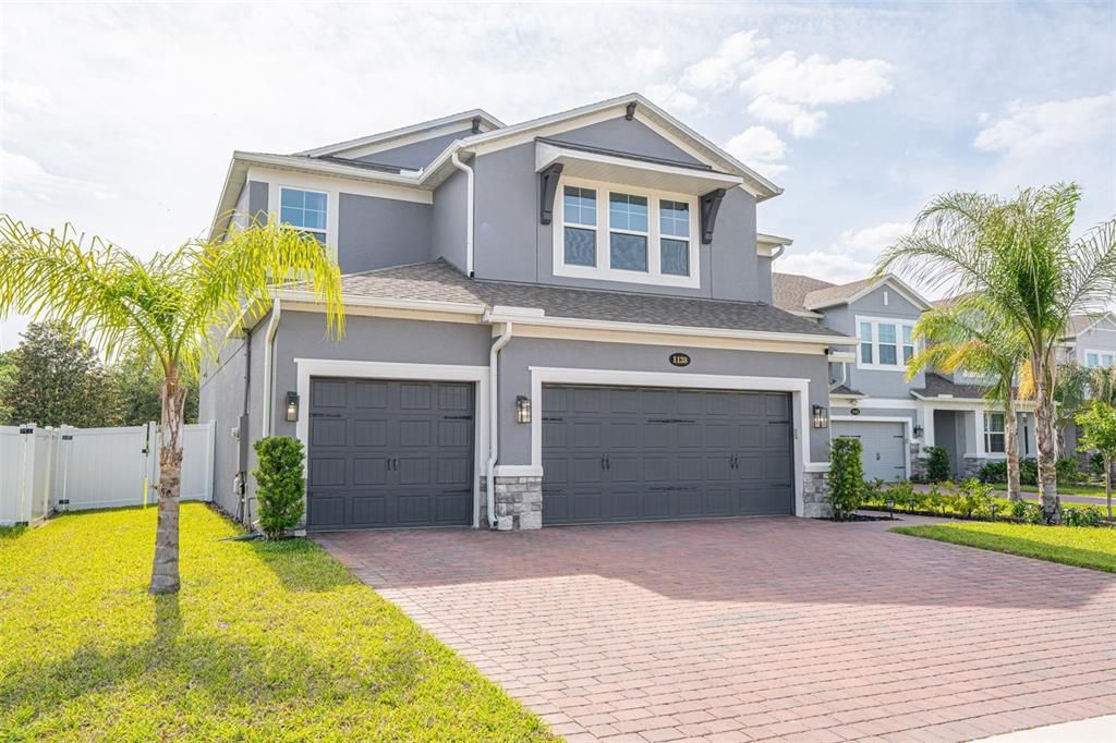 For Sale: $675,000 (6 beds, 3 baths, 3120 Square Feet)