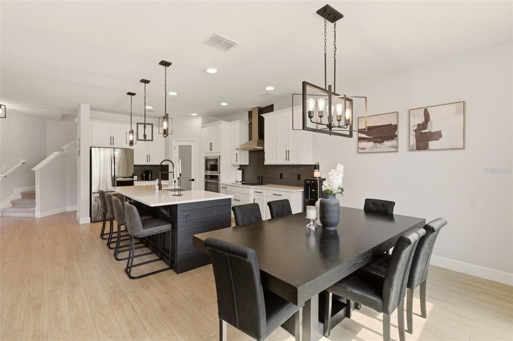 For Sale: $675,000 (6 beds, 3 baths, 3120 Square Feet)