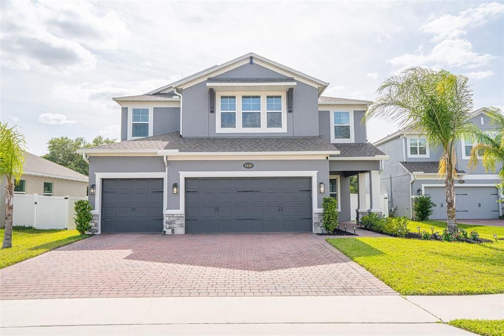 For Sale: $675,000 (6 beds, 3 baths, 3120 Square Feet)