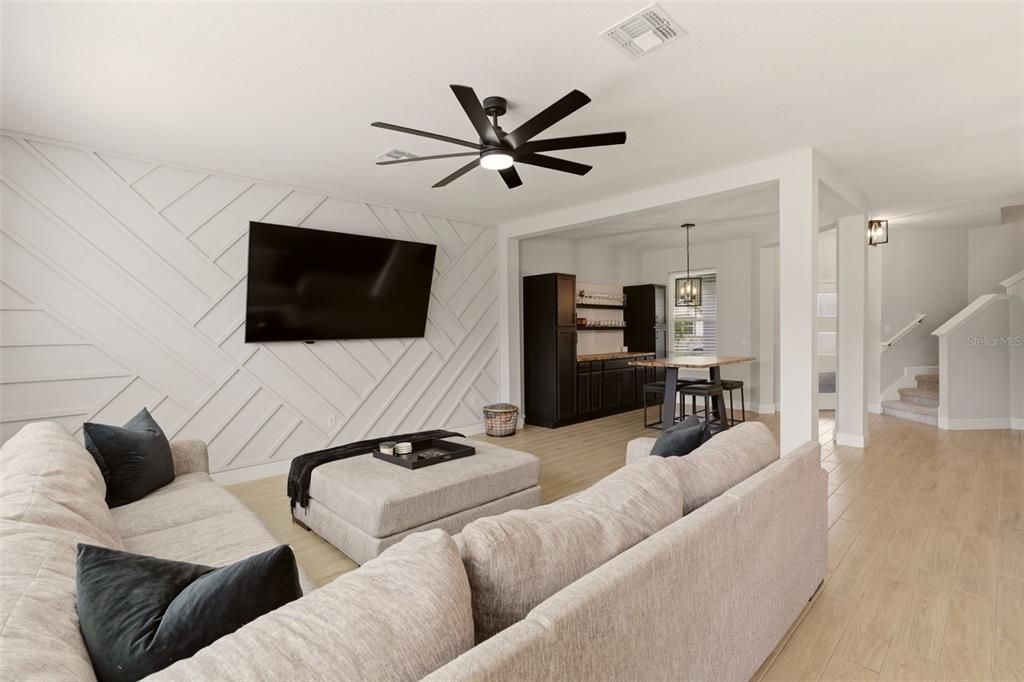For Sale: $675,000 (6 beds, 3 baths, 3120 Square Feet)