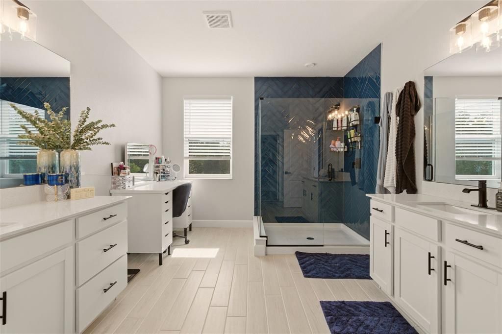 For Sale: $675,000 (6 beds, 3 baths, 3120 Square Feet)