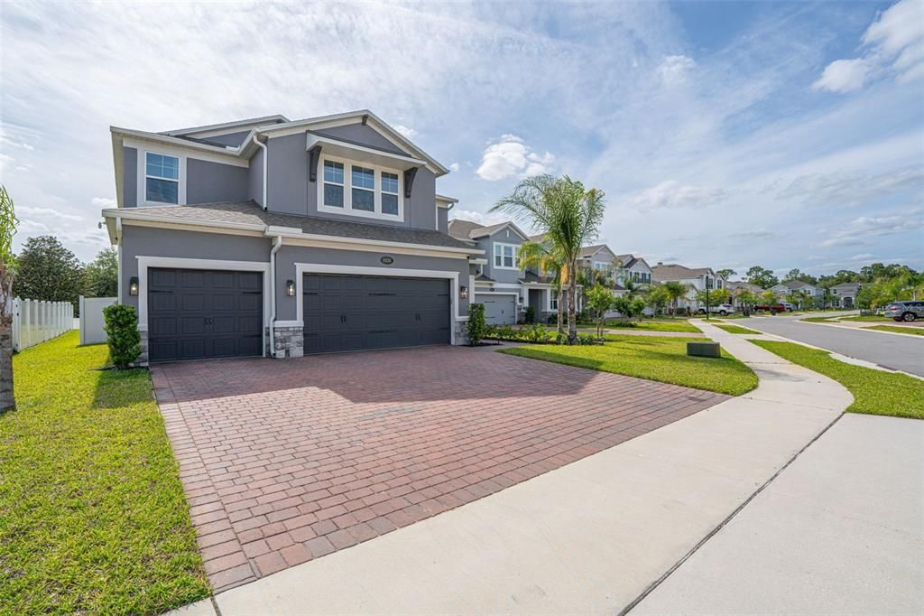For Sale: $675,000 (6 beds, 3 baths, 3120 Square Feet)