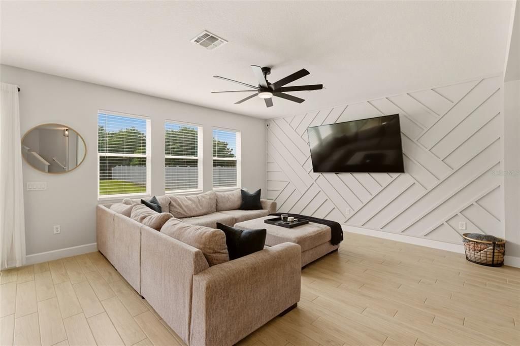 For Sale: $675,000 (6 beds, 3 baths, 3120 Square Feet)