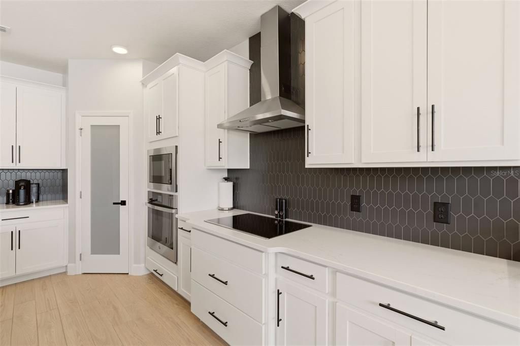 For Sale: $675,000 (6 beds, 3 baths, 3120 Square Feet)
