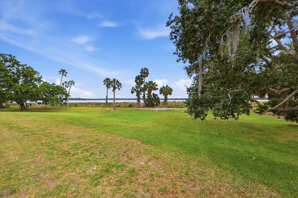 En Venta: $1,100,000 (2.38 acres)
