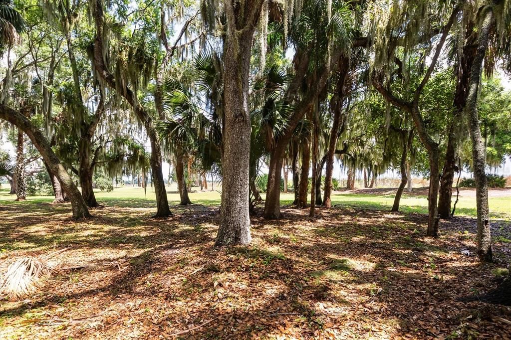 En Venta: $1,100,000 (2.38 acres)