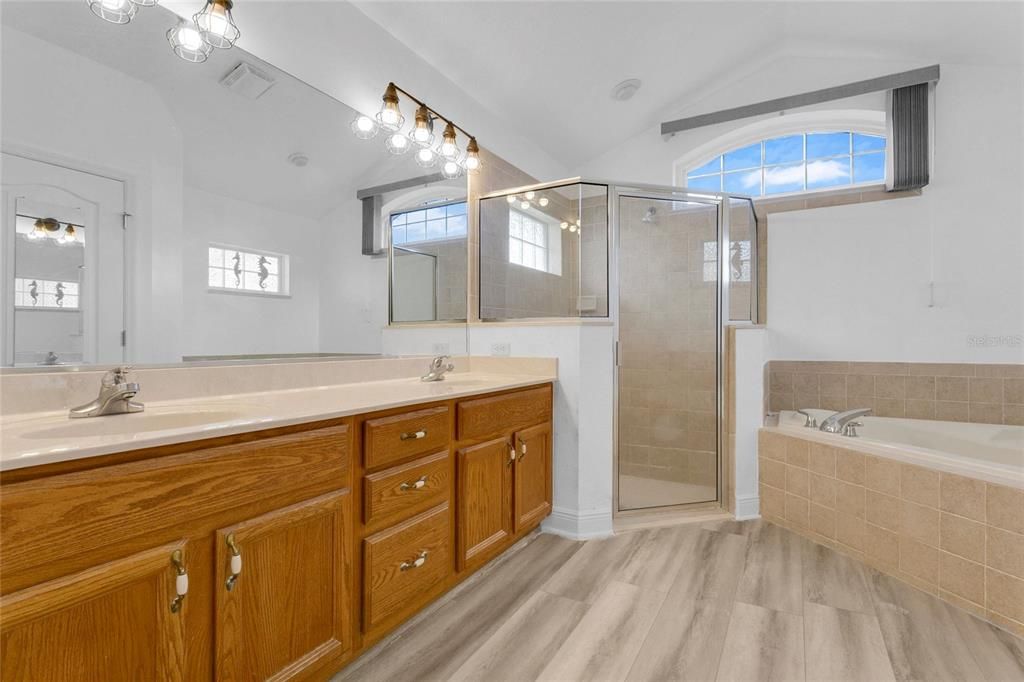 For Sale: $609,000 (3 beds, 2 baths, 2949 Square Feet)
