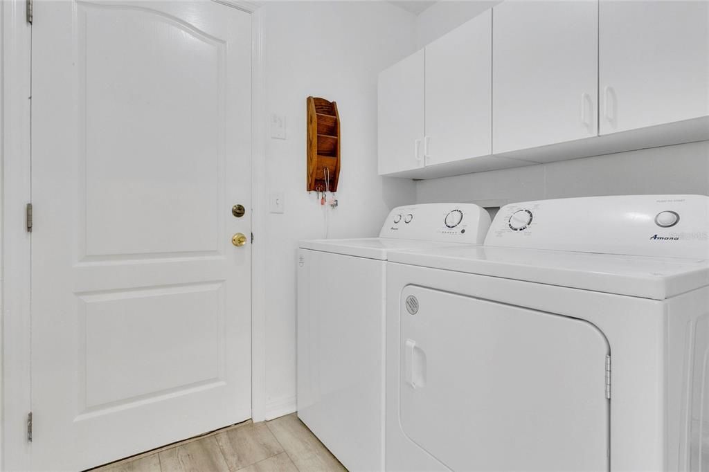 For Sale: $609,000 (3 beds, 2 baths, 2949 Square Feet)