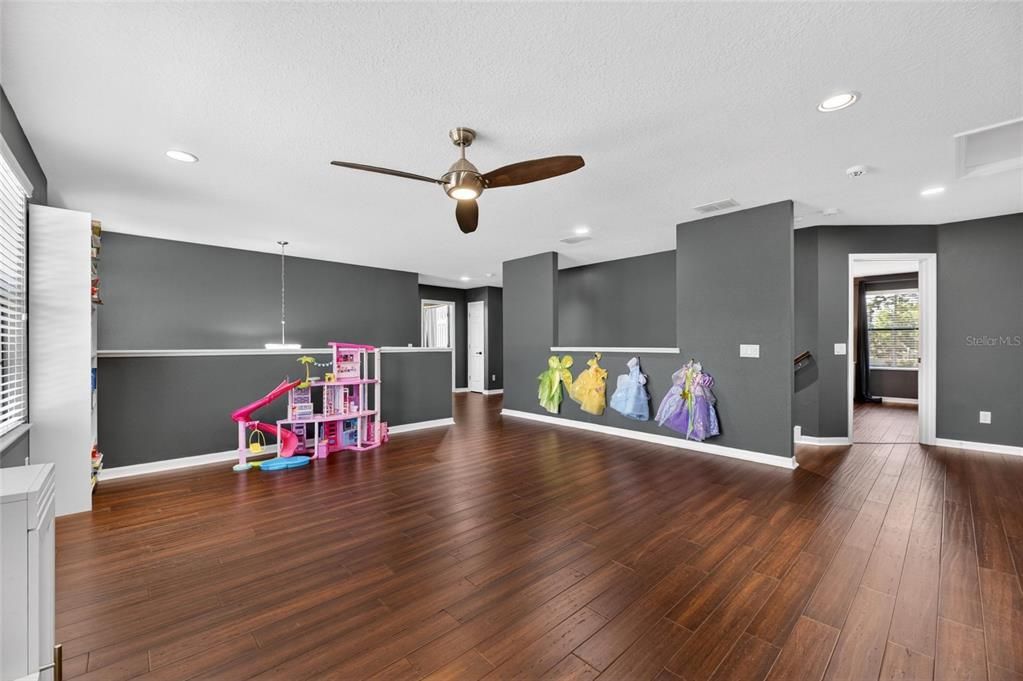 En Venta: $675,000 (5 camas, 3 baños, 3325 Pies cuadrados)