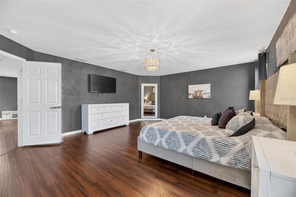 En Venta: $675,000 (5 camas, 3 baños, 3325 Pies cuadrados)