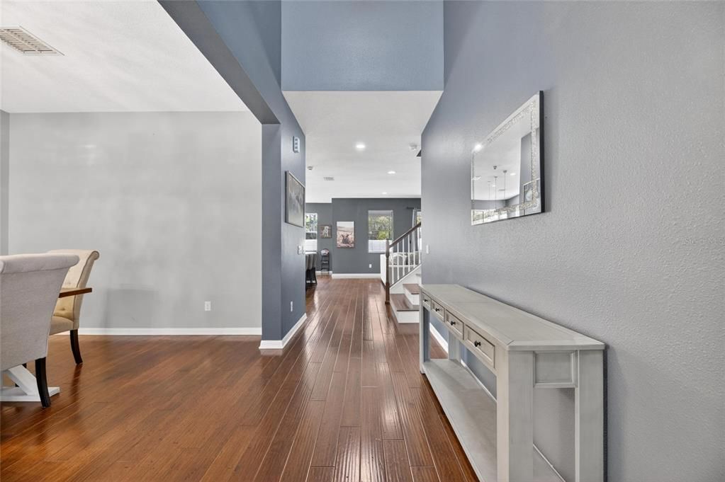 En Venta: $675,000 (5 camas, 3 baños, 3325 Pies cuadrados)