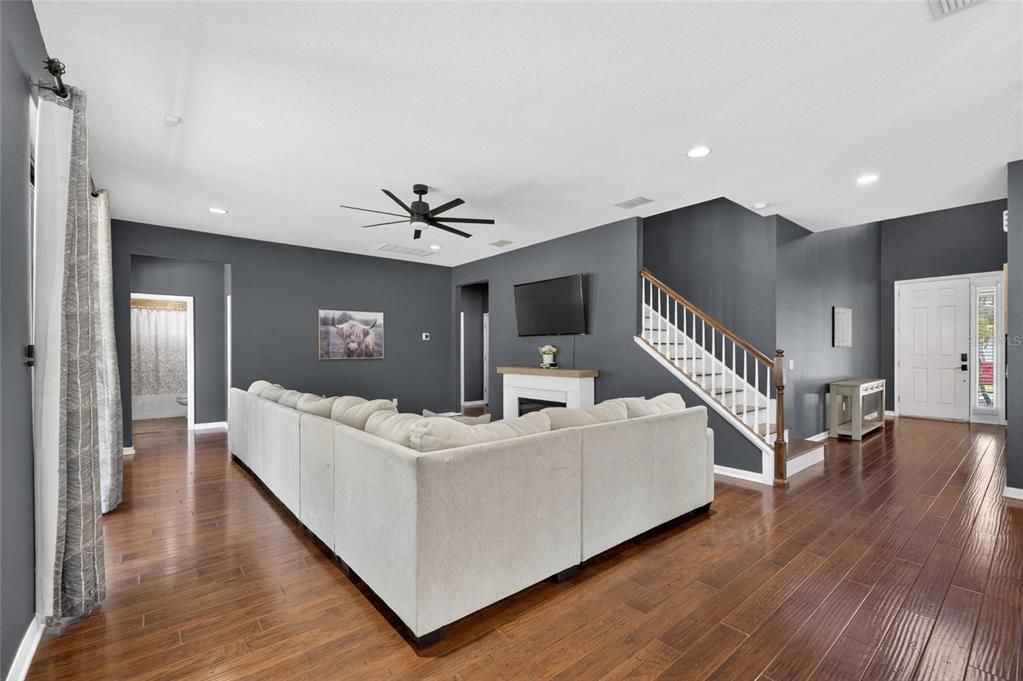 En Venta: $675,000 (5 camas, 3 baños, 3325 Pies cuadrados)