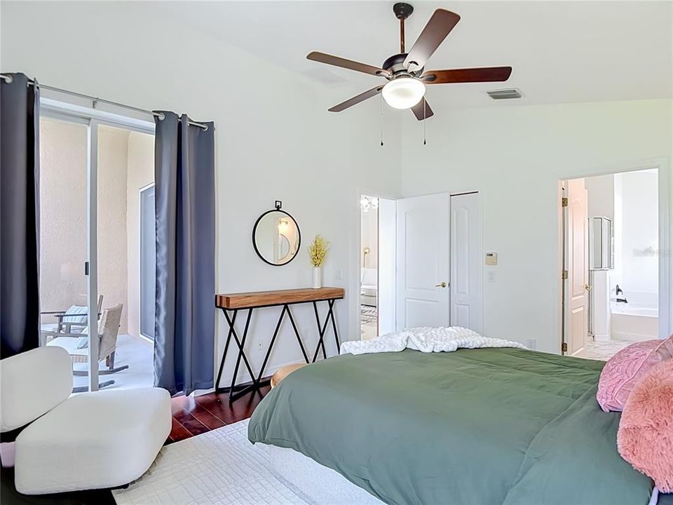 En Venta: $435,000 (4 camas, 3 baños, 1827 Pies cuadrados)