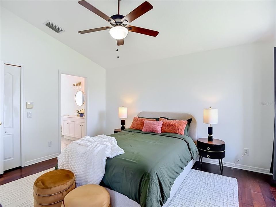 En Venta: $435,000 (4 camas, 3 baños, 1827 Pies cuadrados)
