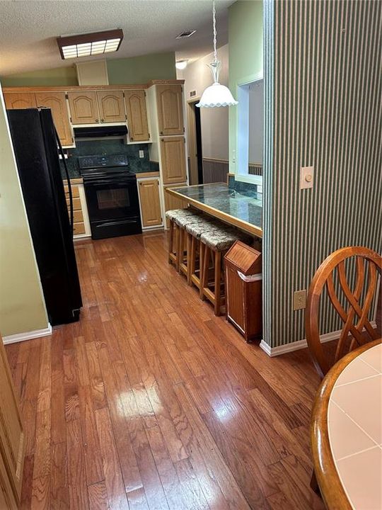 На продажу: $189,900 (3 спален, 3 ванн, 1698 Квадратных фут)