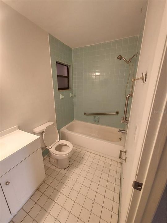 For Sale: $125,900 (2 beds, 2 baths, 1036 Square Feet)