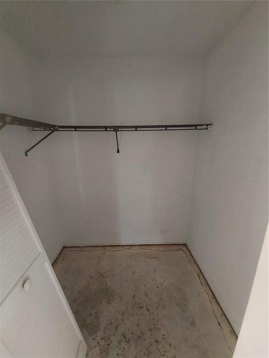 For Sale: $125,900 (2 beds, 2 baths, 1036 Square Feet)