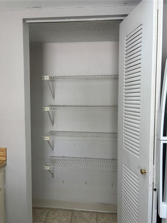 Под контрактом: $115,000 (2 спален, 2 ванн, 1231 Квадратных фут)