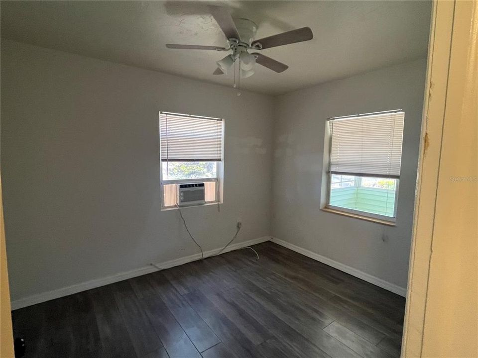 For Rent: $1,800 (2 beds, 1 baths, 700 Square Feet)
