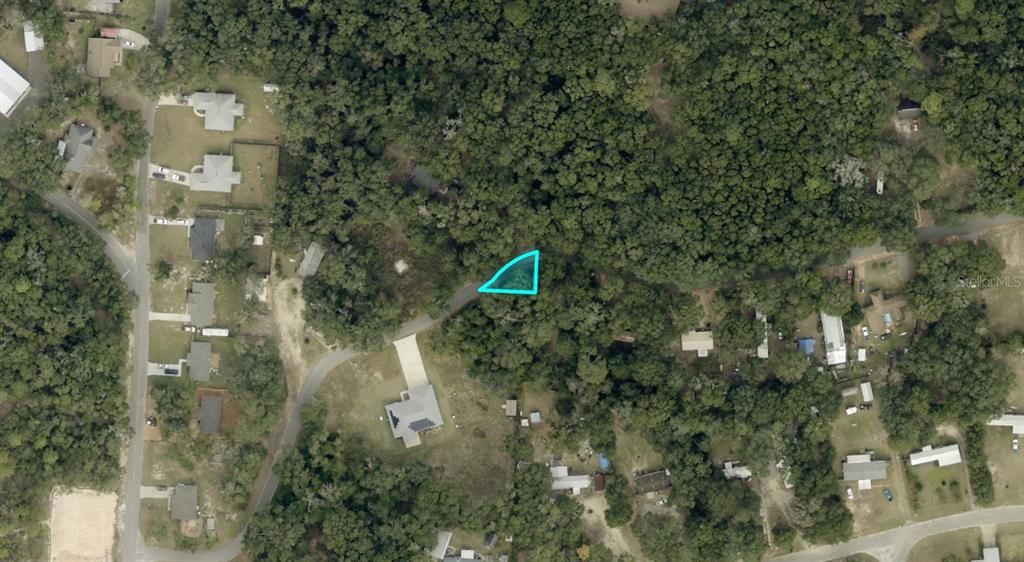En Venta: $8,000 (0.06 acres)