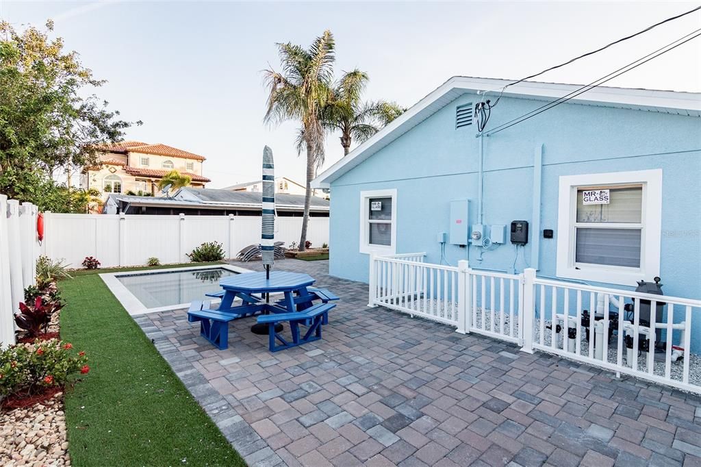 For Sale: $668,000 (3 beds, 2 baths, 1232 Square Feet)