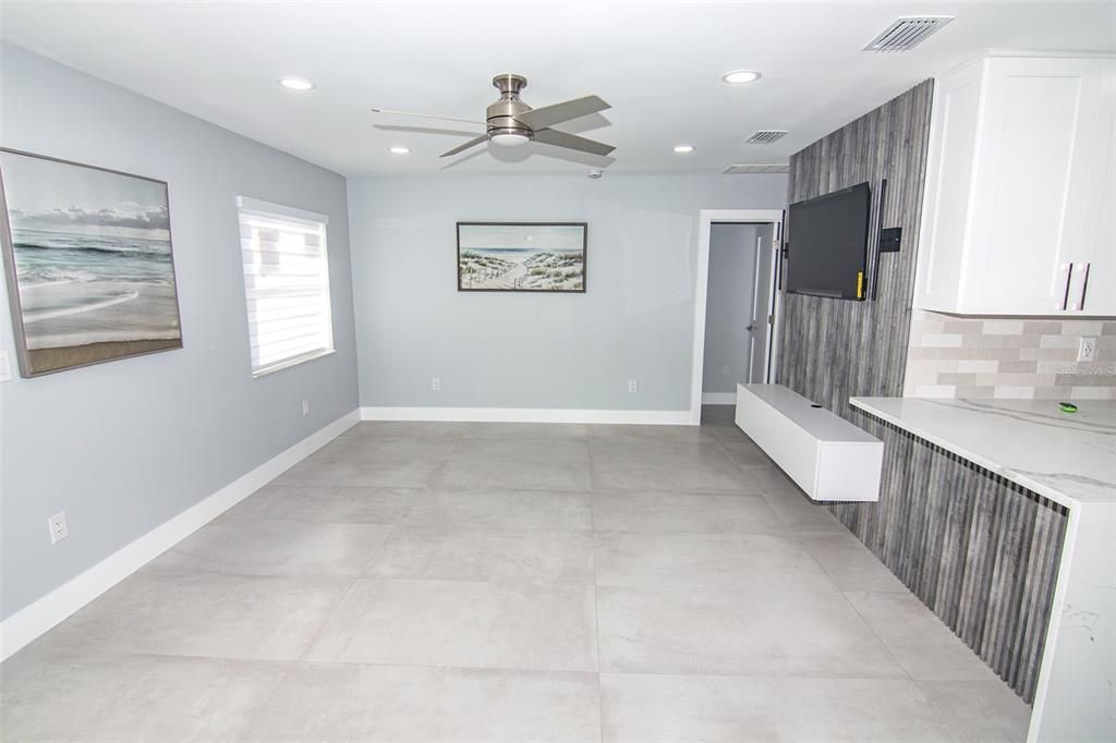 For Sale: $668,000 (3 beds, 2 baths, 1232 Square Feet)