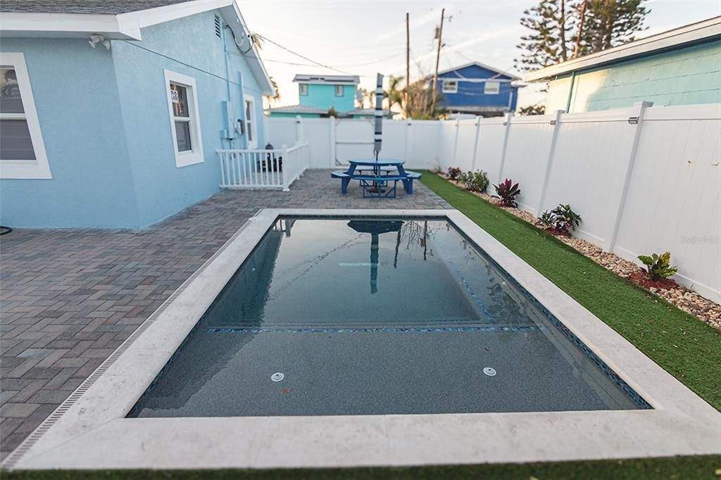 For Sale: $668,000 (3 beds, 2 baths, 1232 Square Feet)