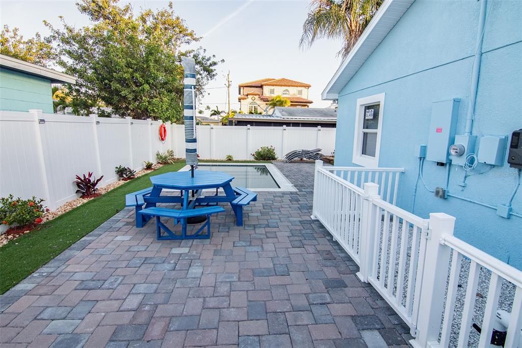 For Sale: $668,000 (3 beds, 2 baths, 1232 Square Feet)