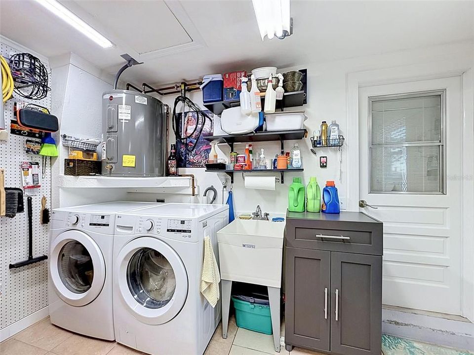 На продажу: $450,000 (2 спален, 2 ванн, 1802 Квадратных фут)