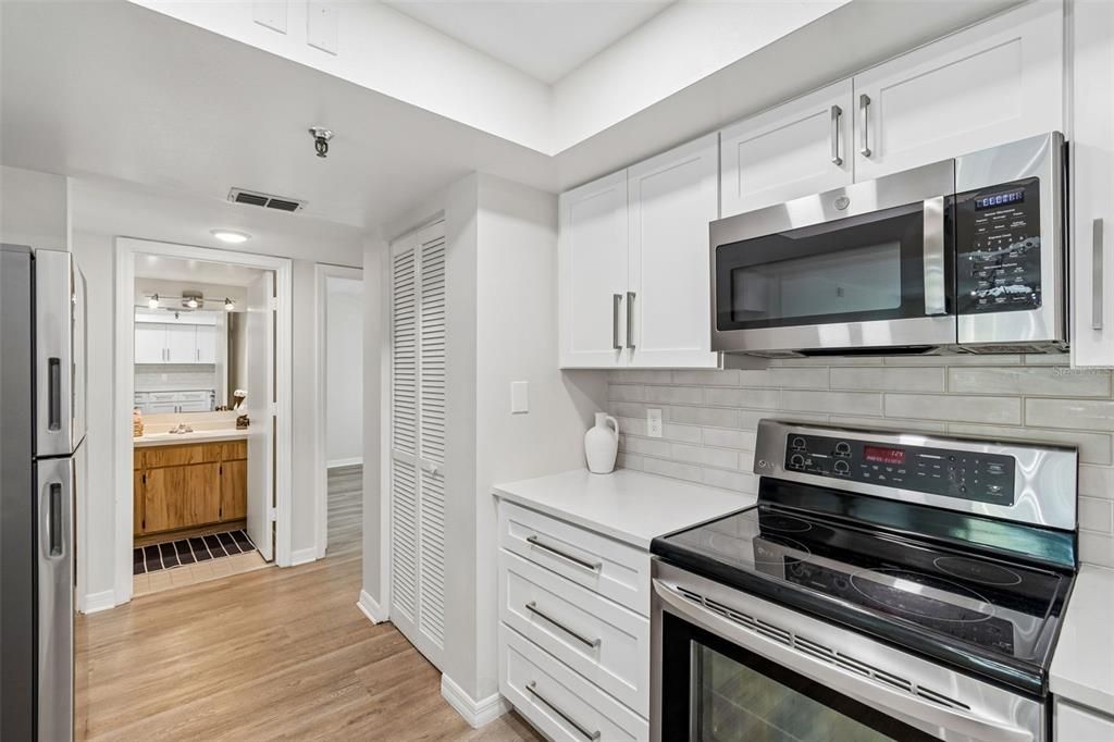 На продажу: $589,900 (2 спален, 2 ванн, 1192 Квадратных фут)
