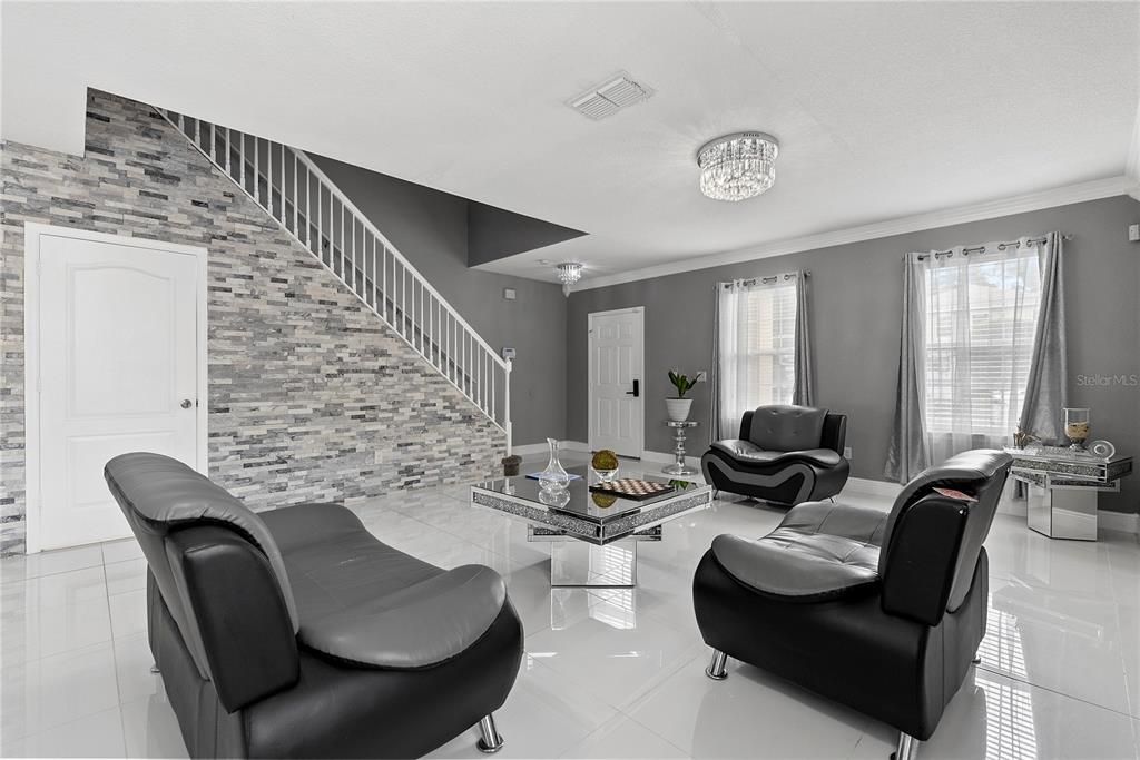 На продажу: $499,999 (4 спален, 2 ванн, 2720 Квадратных фут)