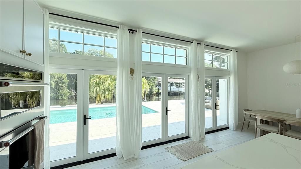 En Venta: $1,375,000 (4 camas, 3 baños, 2100 Pies cuadrados)