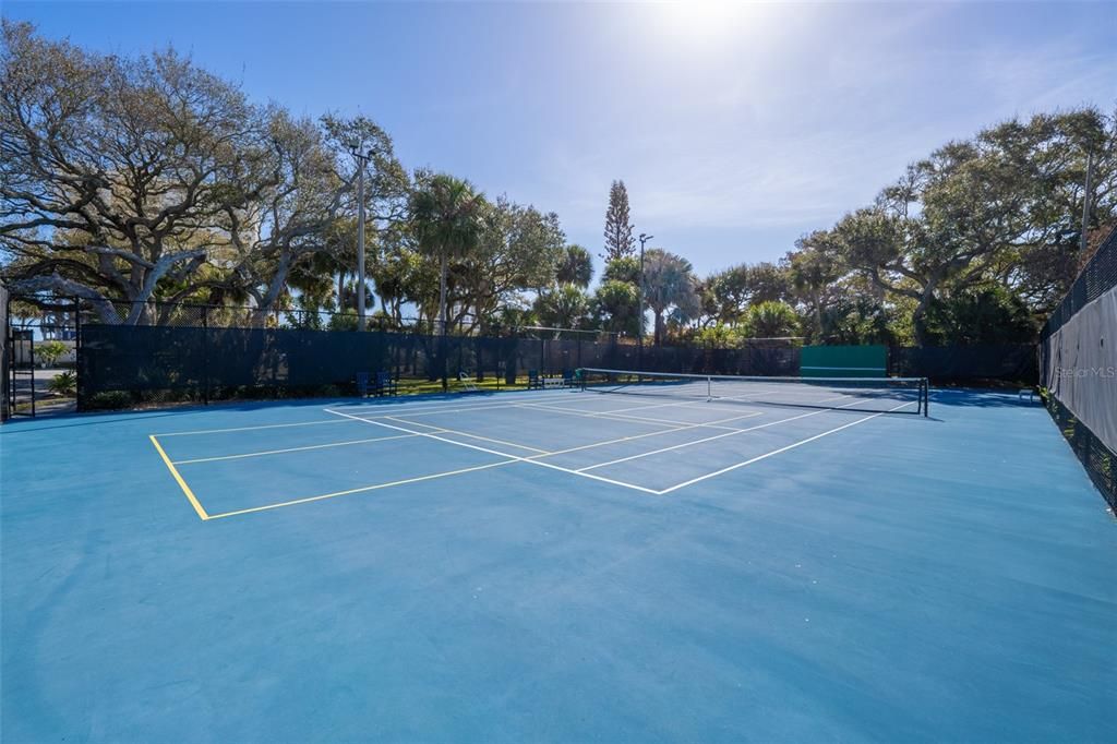 For Sale: $625,000 (3 beds, 2 baths, 2340 Square Feet)