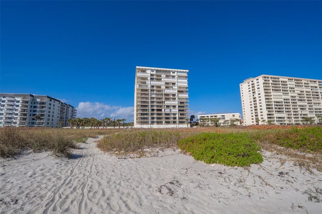 For Sale: $625,000 (3 beds, 2 baths, 2340 Square Feet)