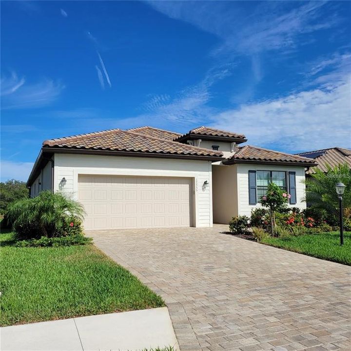 For Rent: $3,950 (3 beds, 3 baths, 2201 Square Feet)