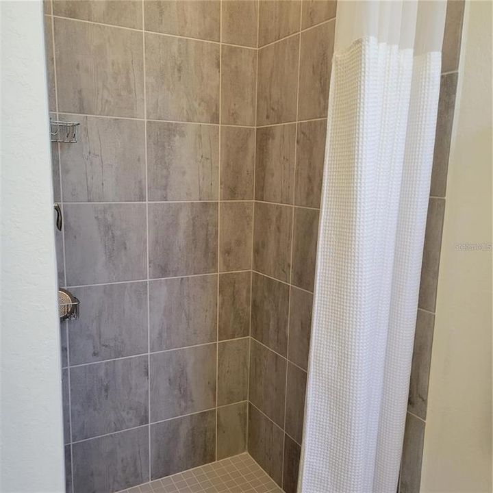 For Rent: $3,950 (3 beds, 3 baths, 2201 Square Feet)
