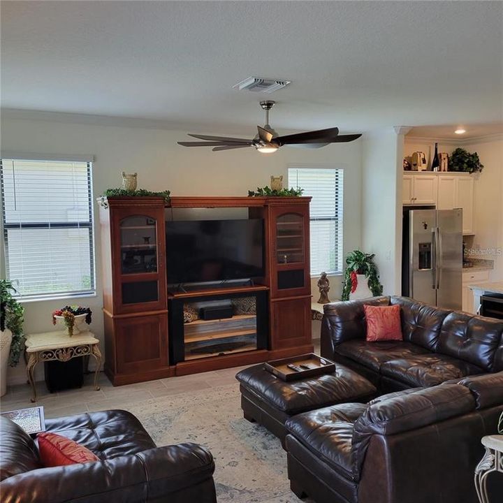 For Rent: $3,950 (3 beds, 3 baths, 2201 Square Feet)