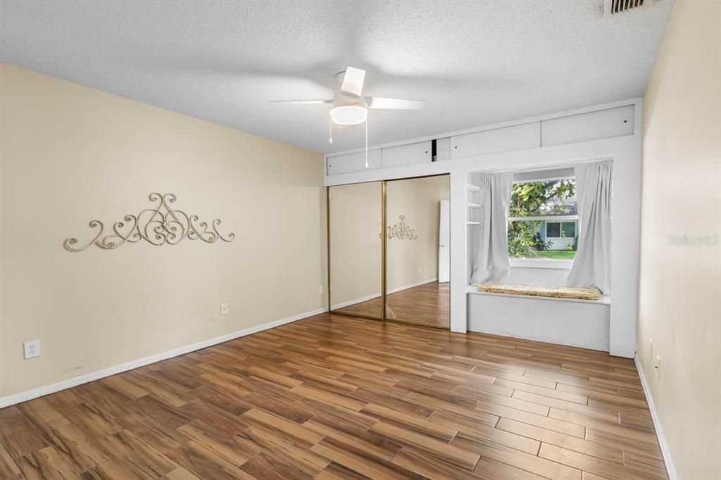 Activo con contrato: $170,000 (2 camas, 2 baños, 1448 Pies cuadrados)