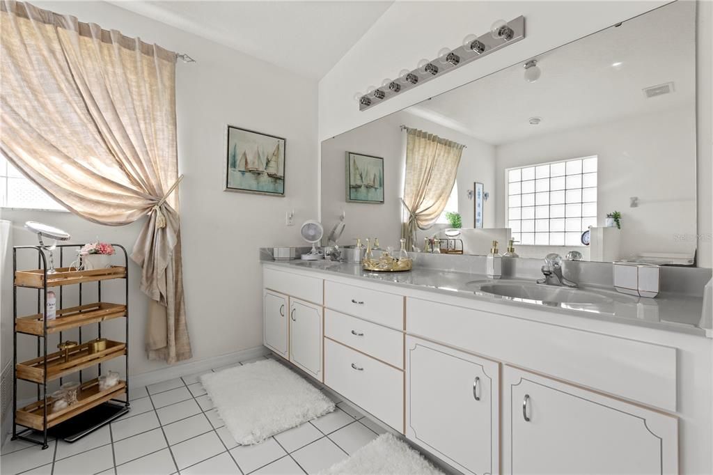 Activo con contrato: $314,000 (3 camas, 2 baños, 1593 Pies cuadrados)
