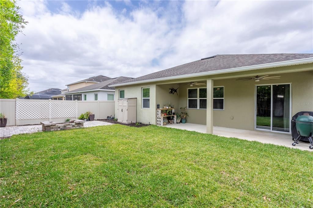 Activo con contrato: $575,000 (4 camas, 2 baños, 2115 Pies cuadrados)