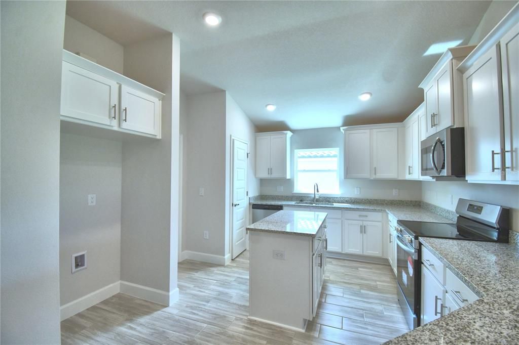 For Sale: $516,665 (4 beds, 3 baths, 2200 Square Feet)