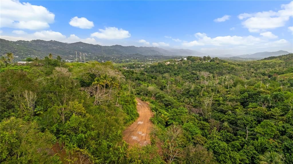 На продажу: $799,000 (7.80 acres)