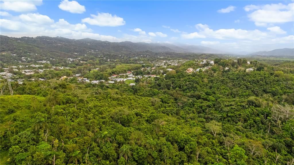 На продажу: $799,000 (7.80 acres)