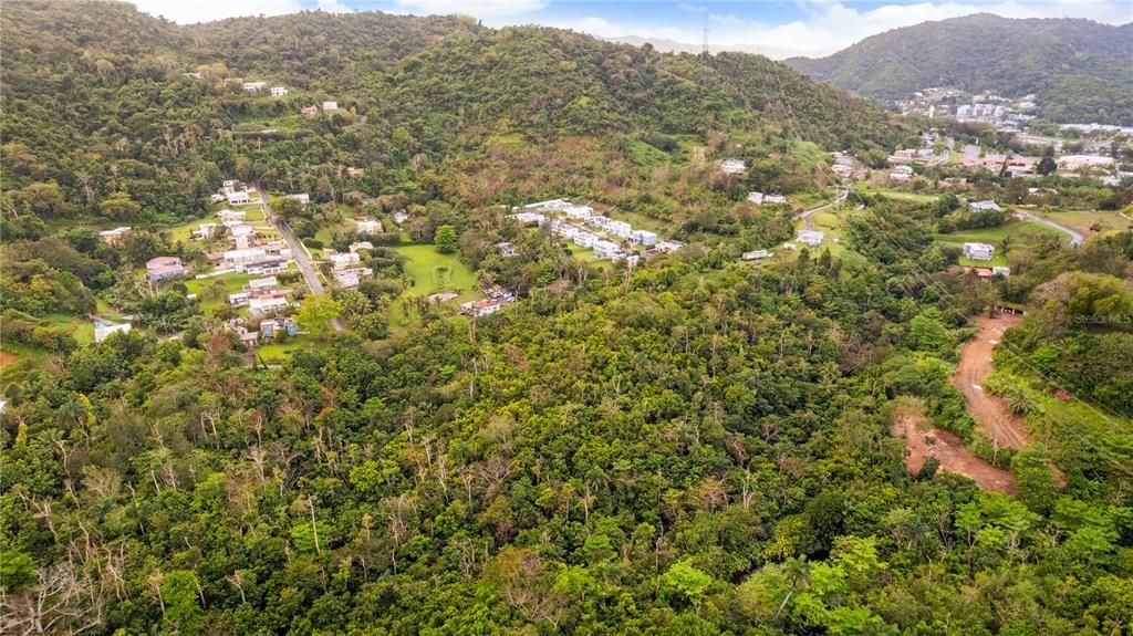 На продажу: $799,000 (7.80 acres)