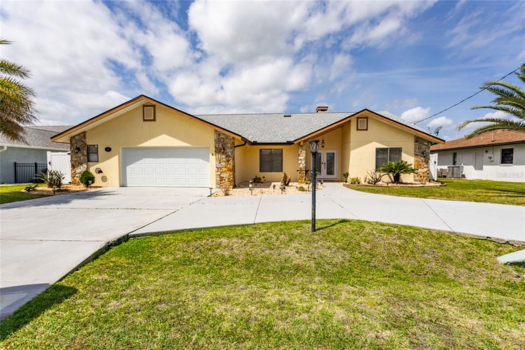 For Sale: $829,000 (3 beds, 2 baths, 2138 Square Feet)