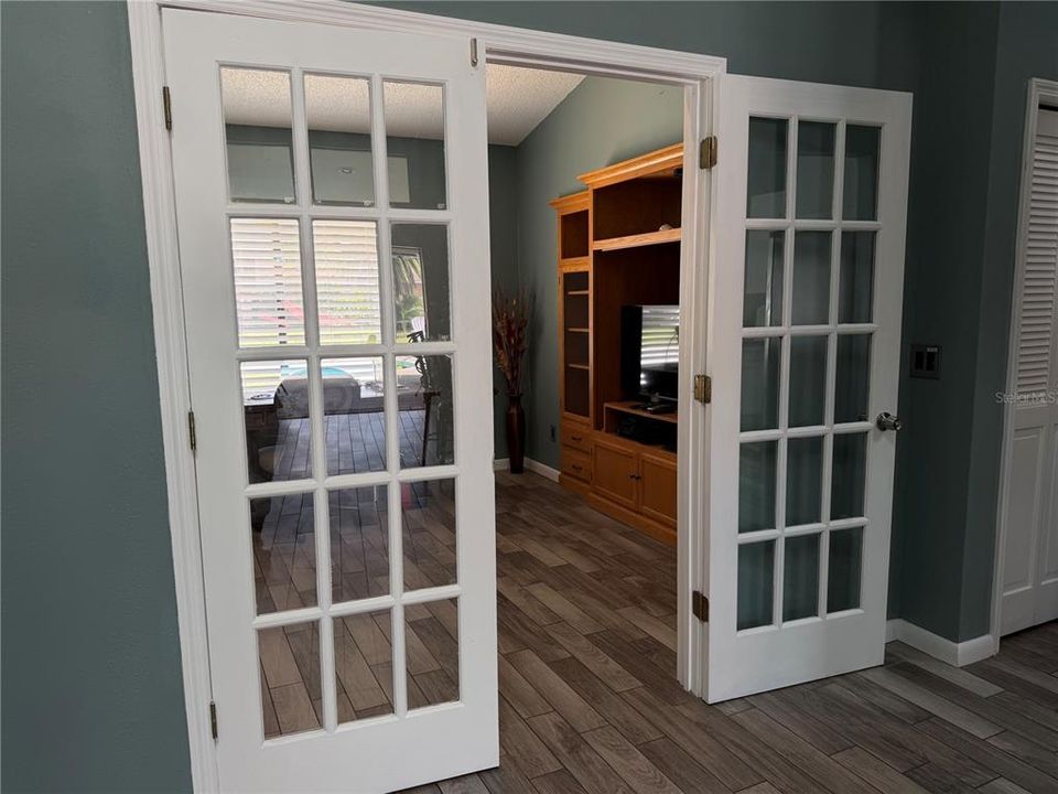 For Sale: $829,000 (3 beds, 2 baths, 2138 Square Feet)