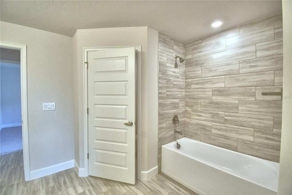 For Sale: $446,665 (4 beds, 3 baths, 2200 Square Feet)