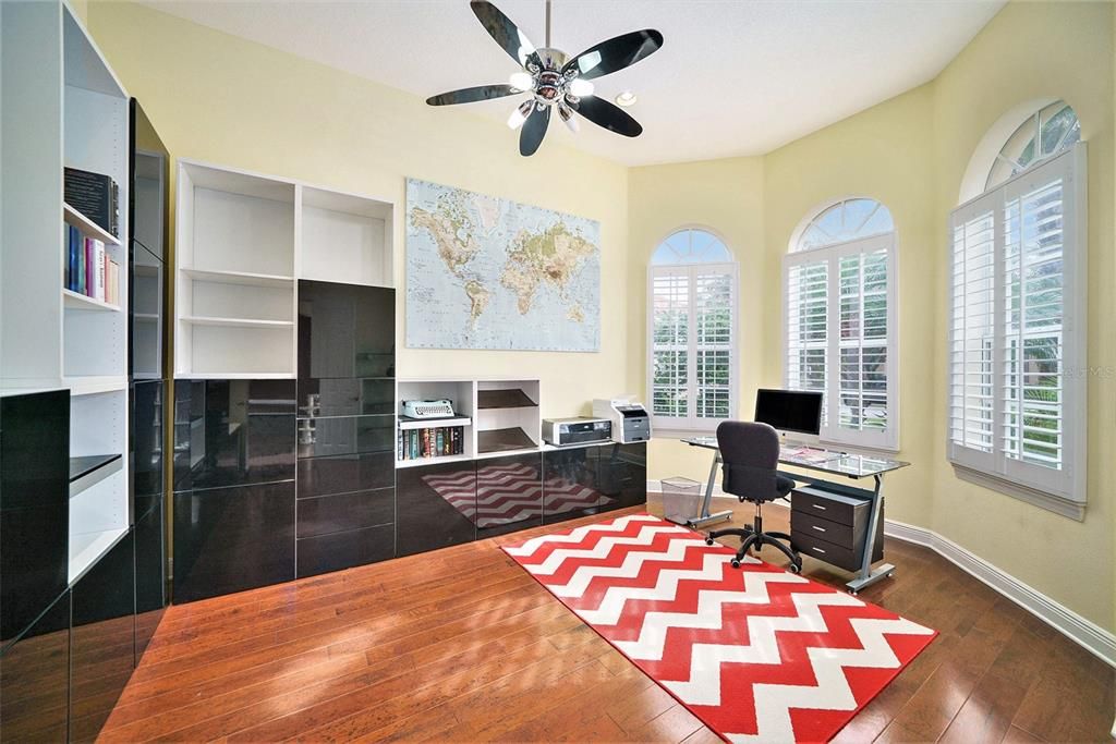 En Venta: $899,900 (4 camas, 3 baños, 3627 Pies cuadrados)
