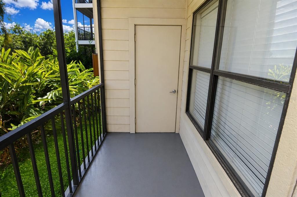 Active With Contract: $1,200 (1 beds, 1 baths, 616 Square Feet)